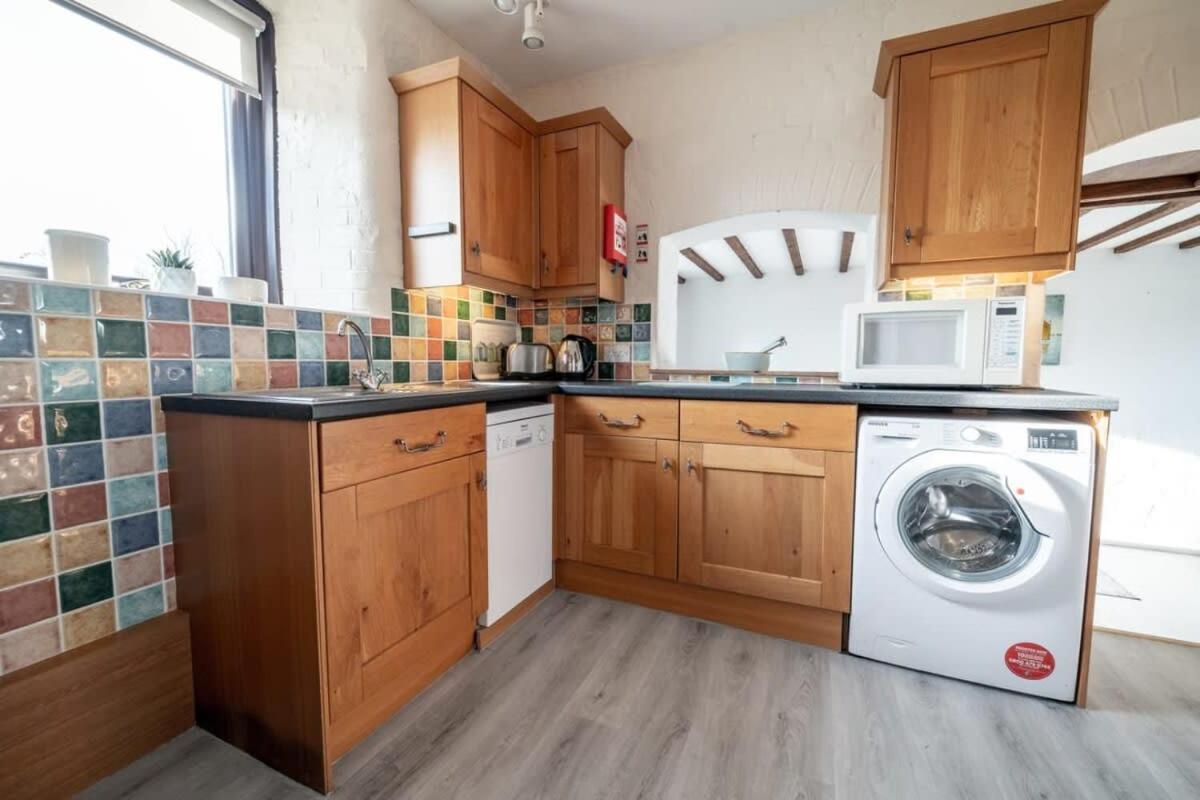 Spacious 2 Bedroom Nr Holiday home